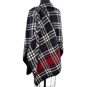 Ike Behar Black White Red Wrap Poncho Plaid Fleece Reversible Fashion One Size